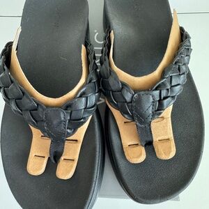 NEW Vionic Kenji Sandal